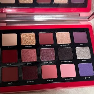 Eyeshadow Palette with Rich Colors